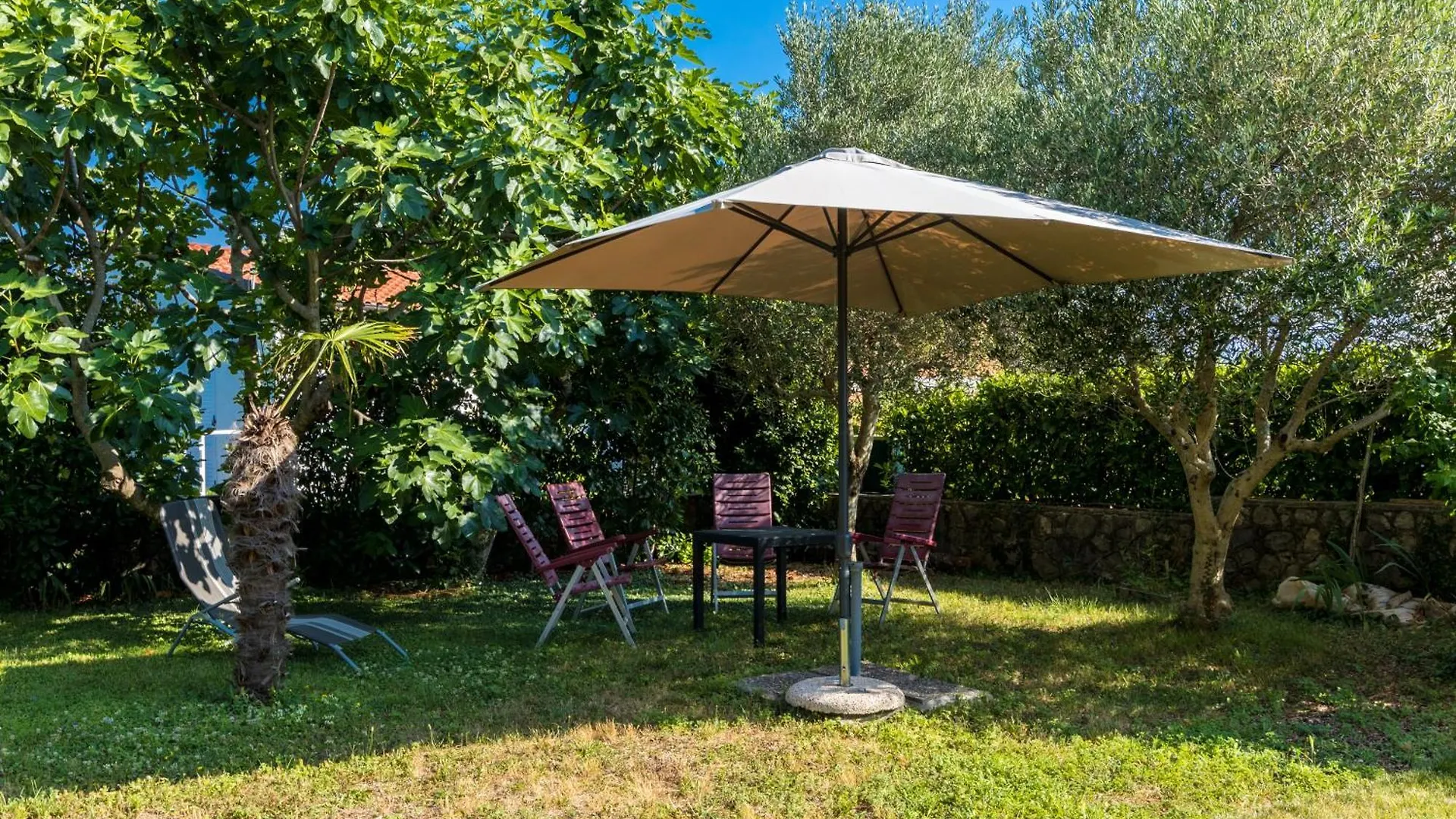 Apartment Mija With Garden Kornić